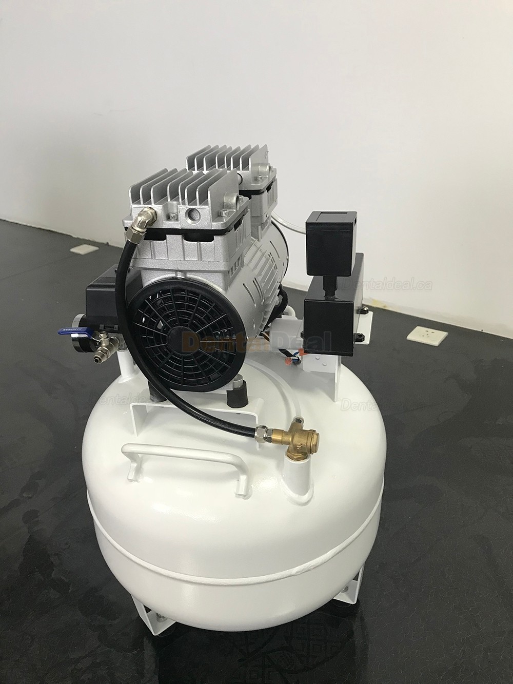 BD101 Noiseless Oiless Portable Dental Air Compressor for Dental Chair Unit